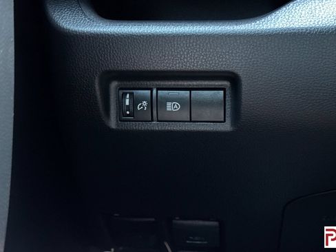 Used 2024 Toyota RAV4 LE AWD/4WD image 31