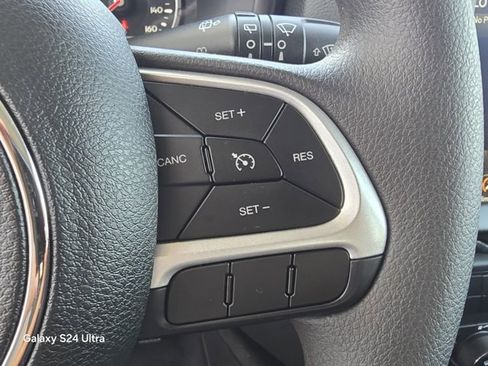 Used 2023 Jeep Renegade Latitude image 22