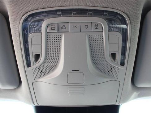 Used 2016 Mercedes-Benz Metris Passenger image 17