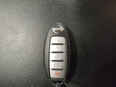 Used 2020 Nissan Pathfinder SL AWD/4WD image 32