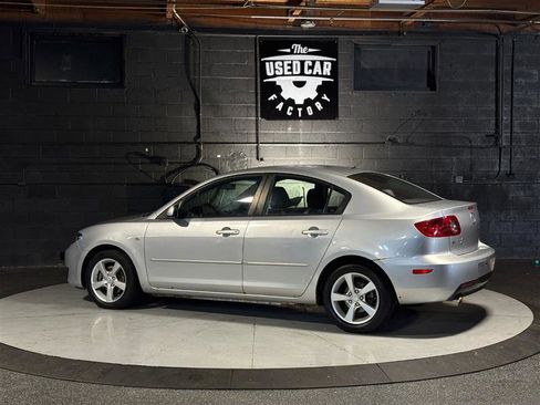 Used 2004 MAZDA MAZDA3 I w/ Pwr & 16" Alloy Wheel Pkg image 3