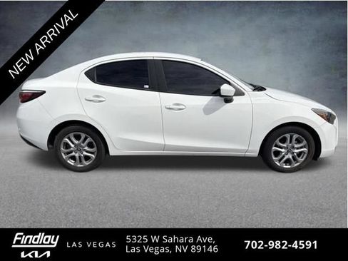 Used 2017 Toyota Yaris iA FWD image 4