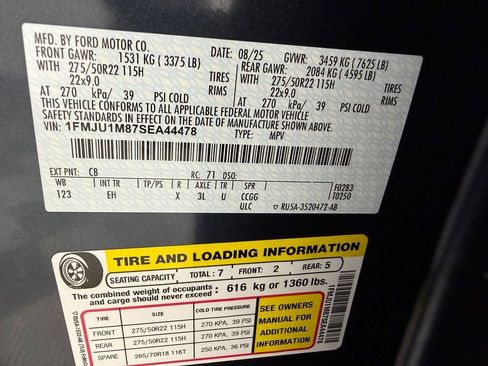 Used 2025 Ford Expedition Platinum w/ Driver's Package AWD/4WD image 35