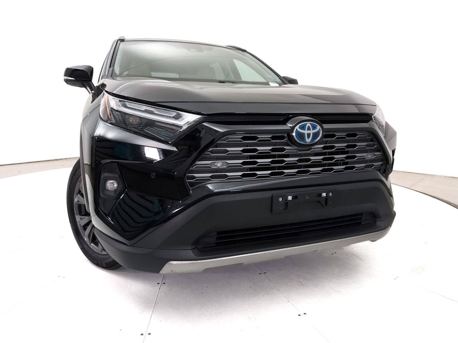Used 2022 Toyota RAV4 Limited AWD/4WD image 7
