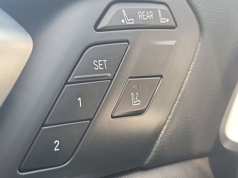 Used 2020 BMW X7 xDrive40i w/ Premium Package AWD/4WD image 29
