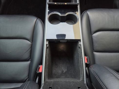 Used 2020 Tesla Model Y Long Range image 33