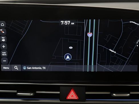 New 2025 Hyundai Elantra Limited FWD image 30