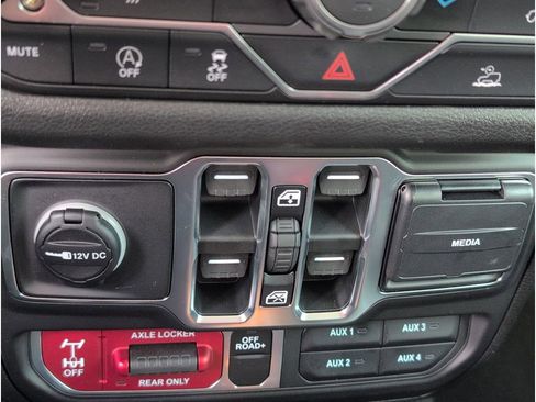 New 2026 Jeep Gladiator Willys image 18