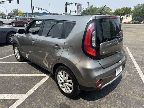 Used 2018 Kia Soul + FWD image 3