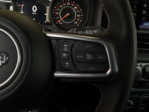 Used 2025 Jeep Wrangler Unlimited Sahara AWD/4WD image 35