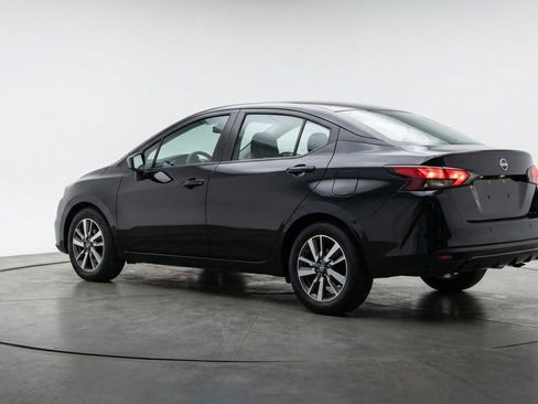 Used 2025 Nissan Versa SV FWD image 6