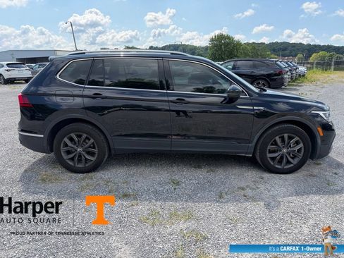 Used 2023 Volkswagen Tiguan SE w/ Panoramic Sunroof Package FWD image 6