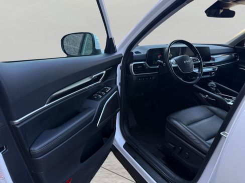 Used 2025 Kia Telluride S image 20