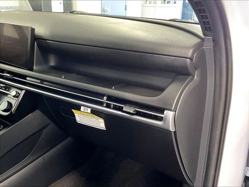 Used 2025 Hyundai Santa Cruz SEL AWD/4WD image 13