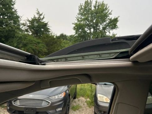 Used 2014 Subaru Outback 2.5i Limited w/ Moonroof Package AWD/4WD image 24