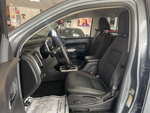 Used 2018 Chevrolet Colorado LT w/ LT Convenience Package image 9