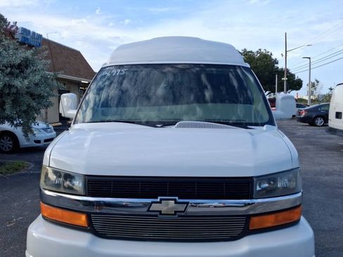 Used 2012 Chevrolet Express 1500 RWD image 3