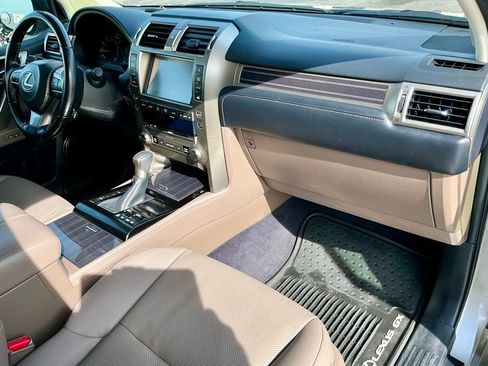 Used 2020 Lexus GX 460 Premium w/ Premium Package AWD/4WD image 26