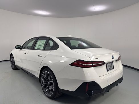 New 2026 BMW 530i xDrive w/ M Sport Package AWD/4WD image 5