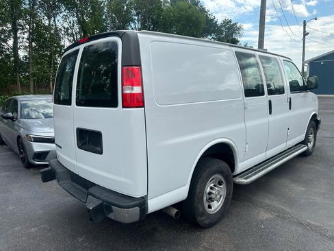 Used 2024 Chevrolet Express 2500 w/ Driver Convenience Package RWD image 5