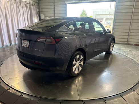 Used 2023 Tesla Model Y Long Range AWD/4WD image 5
