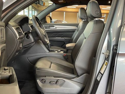 Used 2020 Volkswagen Atlas Cross Sport SEL R-Line image 11