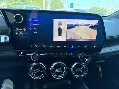 Used 2024 Chevrolet Blazer EV LT AWD/4WD image 9