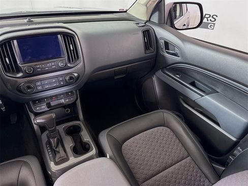 Used 2015 Chevrolet Colorado Z71 image 24