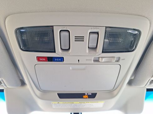 Used 2017 Subaru Outback 3.6R Limited image 20