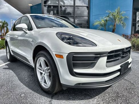 Used 2024 Porsche Macan image 18