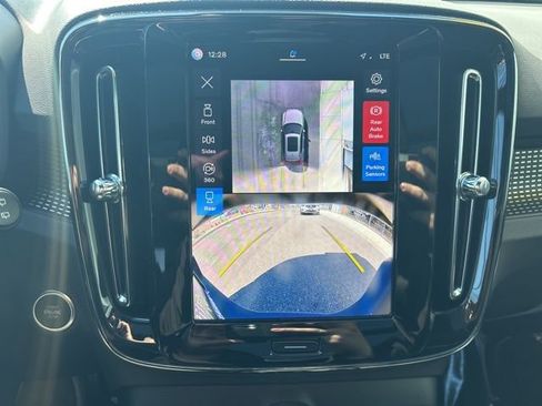 Certified 2025 Volvo XC40 B5 Plus image 23