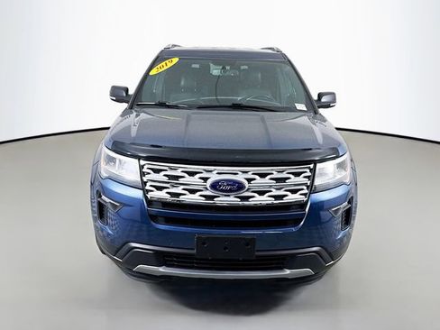 Used 2019 Ford Explorer XLT w/ Equipment Group 202A image 2