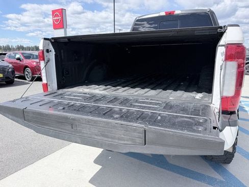 Used 2019 Ford F250 Platinum w/ Platinum Ultimate Package AWD/4WD image 8