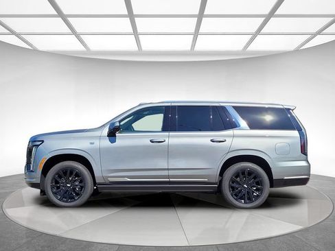 New 2026 Cadillac Escalade Luxury w/ Touring Package AWD/4WD image 7