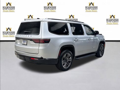 Used 2024 Jeep Wagoneer Series II AWD/4WD image 5