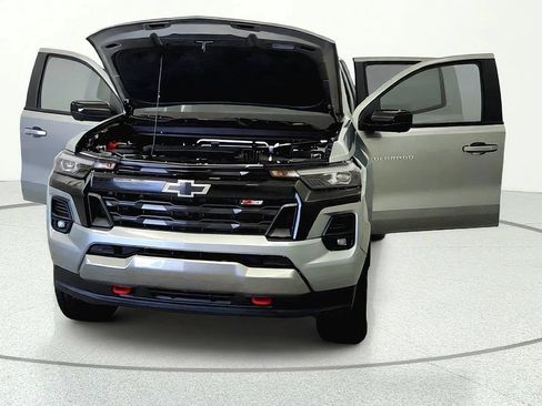 Used 2026 Chevrolet Colorado Z71 w/ Technology Package AWD/4WD image 8