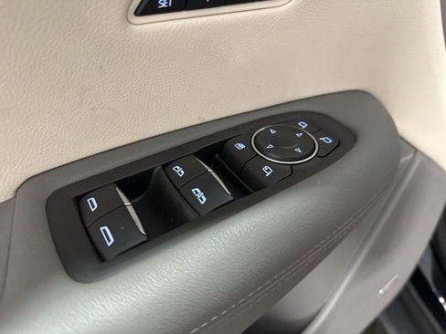 Used 2021 Cadillac XT5 Premium Luxury image 12