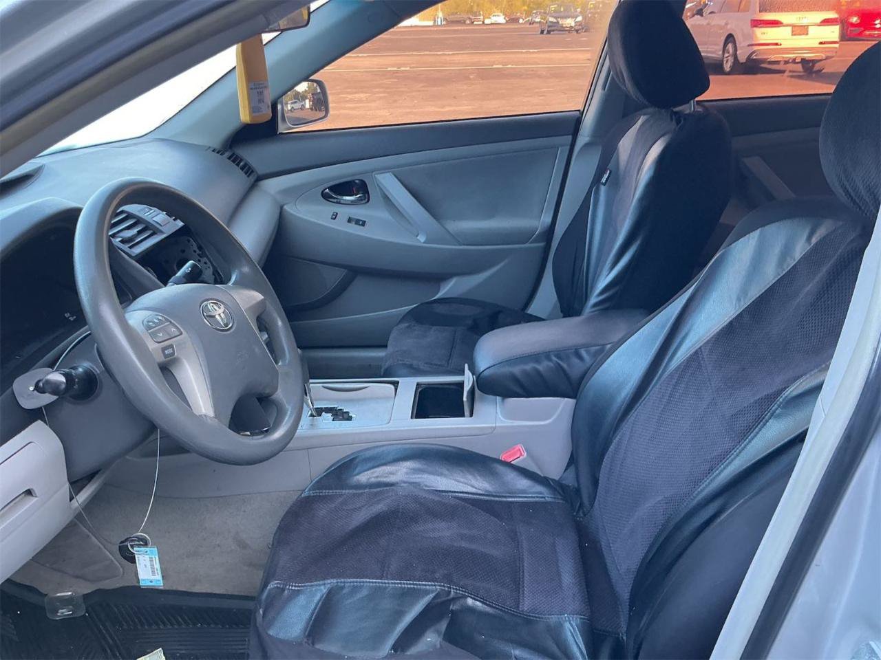 Used 2011 Toyota Camry LE FWD image 7