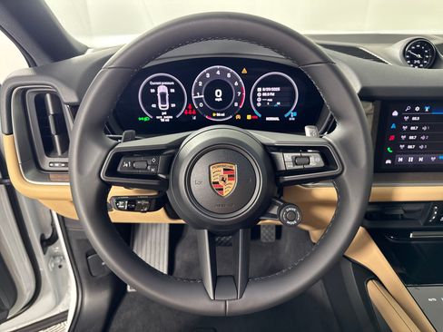 Used 2026 Porsche Cayenne Coupe AWD/4WD image 16