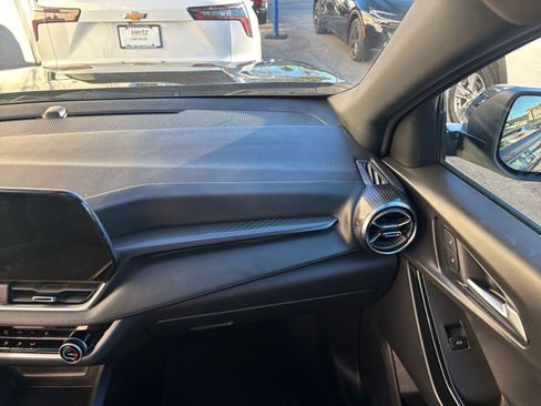 Used 2025 Chevrolet Equinox LT image 35