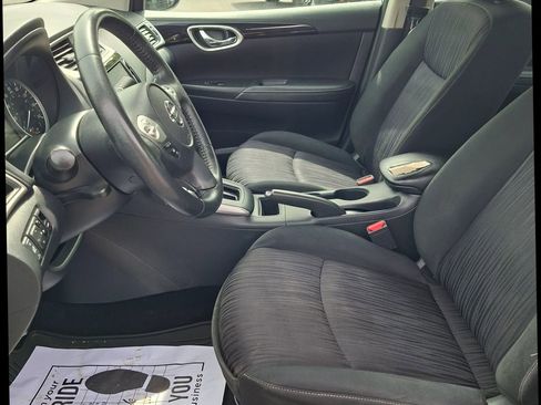 Used 2019 Nissan Sentra SV w/ Special Edition Package FWD image 10
