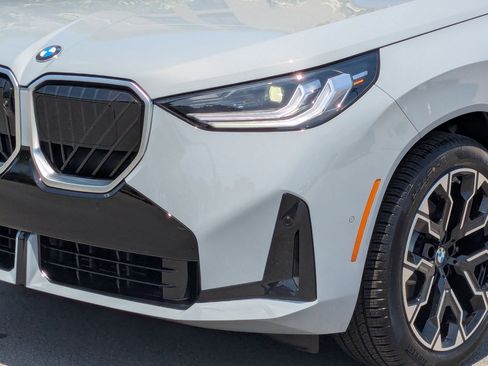 New 2025 BMW X3 xDrive30i w/ Premium Package image 9
