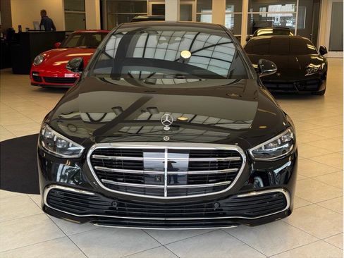 Used 2024 Mercedes-Benz S 580 4MATIC Sedan image 2