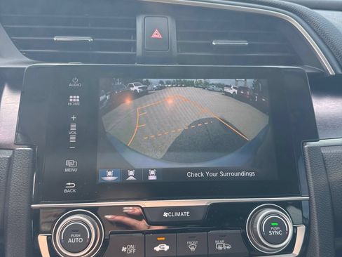 Used 2016 Honda Civic Touring image 6