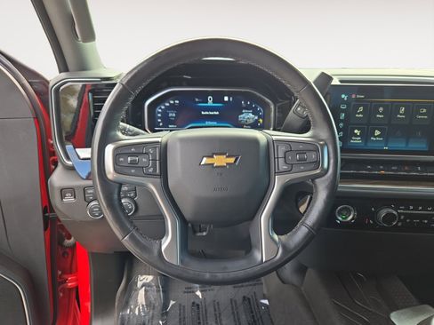 Used 2022 Chevrolet Silverado 1500 LT image 13