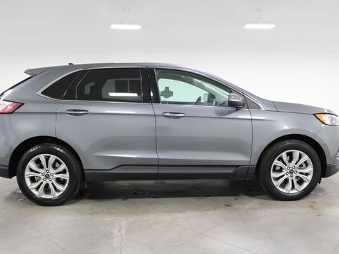 Used 2024 Ford Edge Titanium image 11