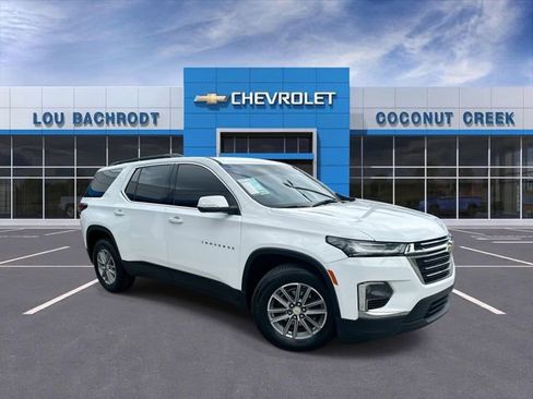 Used 2022 Chevrolet Traverse LT FWD image 2