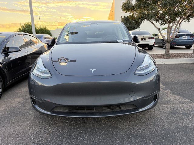 Used 2022 Tesla Model Y Long Range AWD/4WD image 2