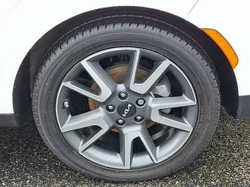 Used 2024 Kia Soul EX w/ Option Group 015 FWD image 8