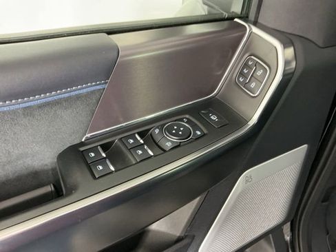 Used 2026 Ford F450 Platinum w/ FX4 Off-Road Package AWD/4WD image 18